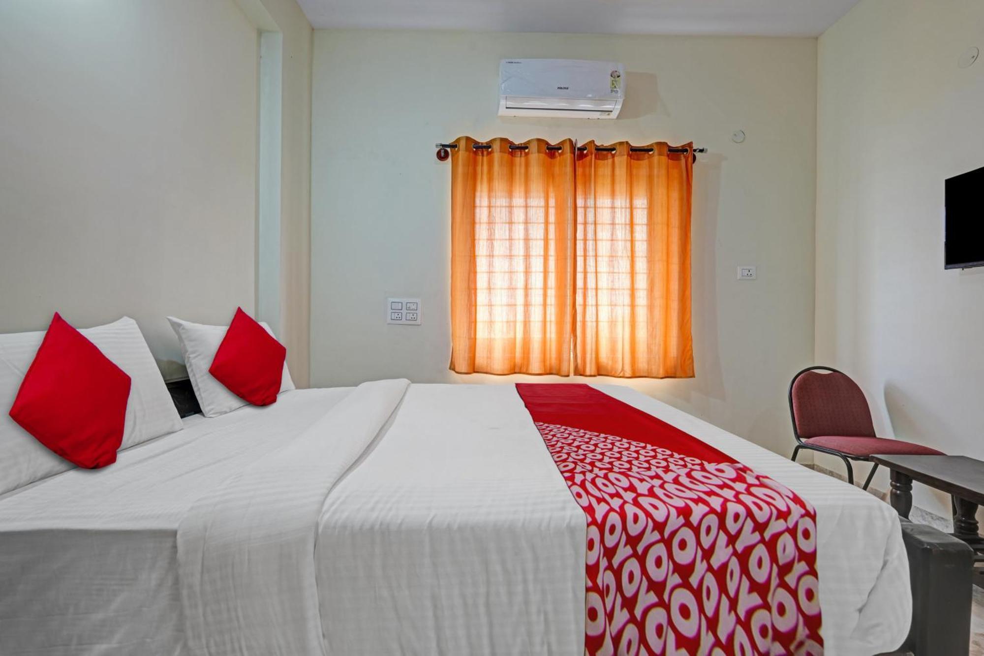 Hotel O Sri Chowdeshwari Boarding And Lodging Tavarikere Экстерьер фото