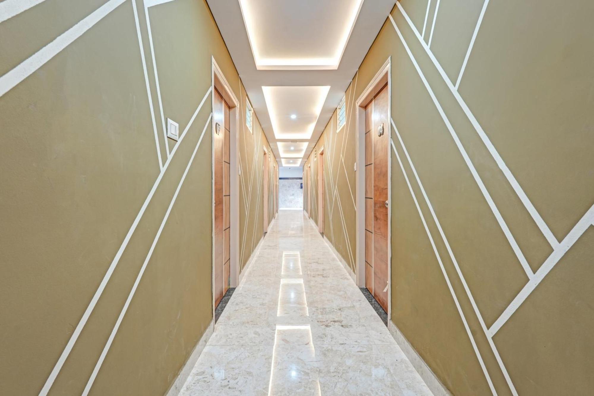 Hotel O Sri Chowdeshwari Boarding And Lodging Tavarikere Экстерьер фото