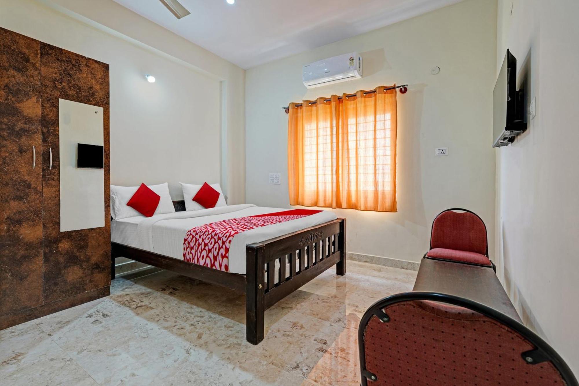 Hotel O Sri Chowdeshwari Boarding And Lodging Tavarikere Экстерьер фото