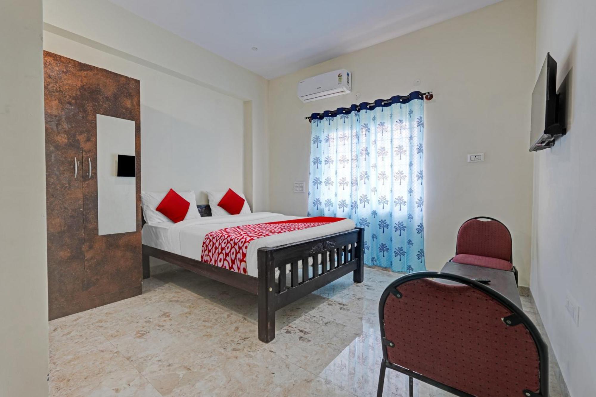 Hotel O Sri Chowdeshwari Boarding And Lodging Tavarikere Экстерьер фото