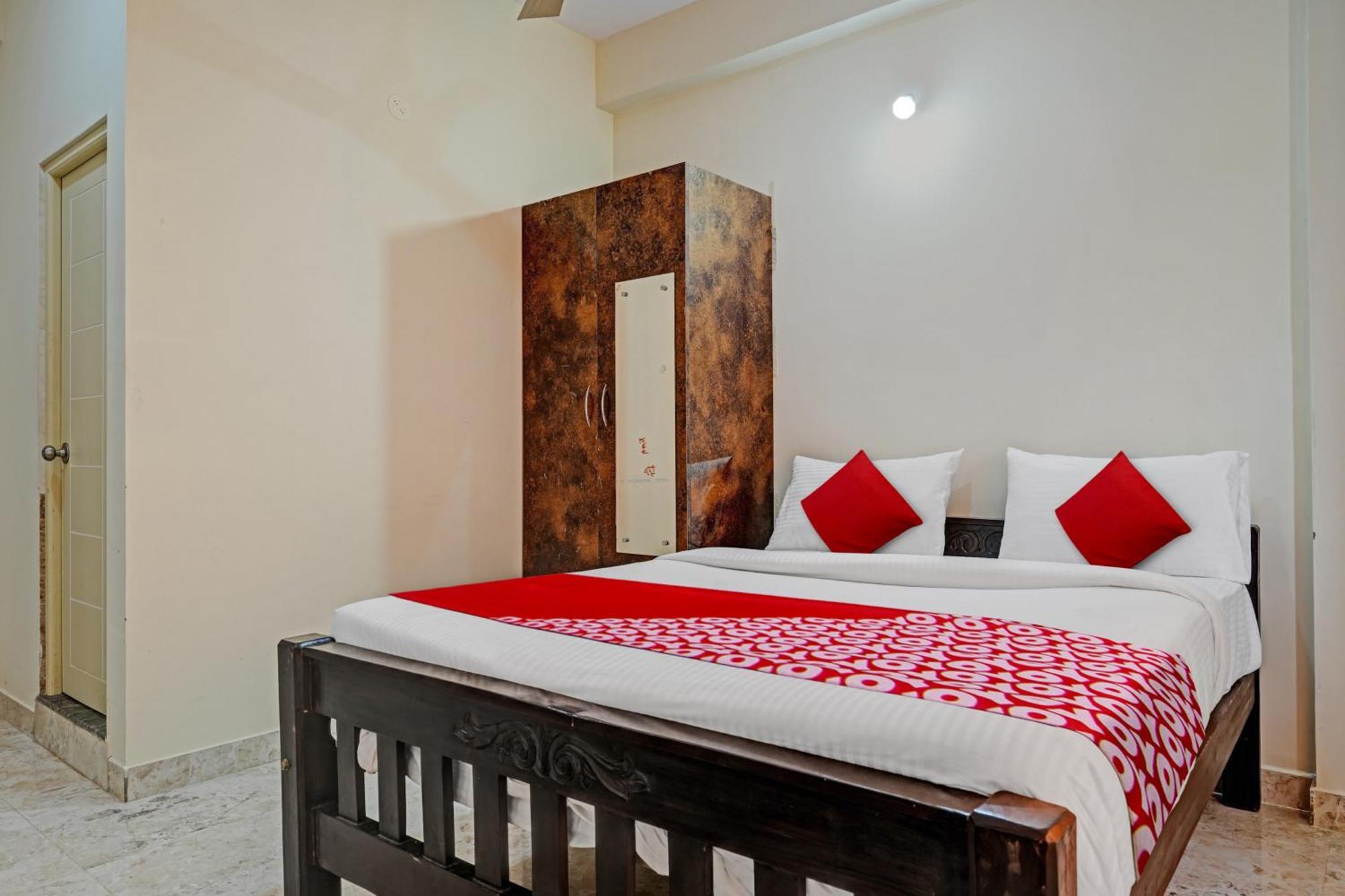 Hotel O Sri Chowdeshwari Boarding And Lodging Tavarikere Экстерьер фото