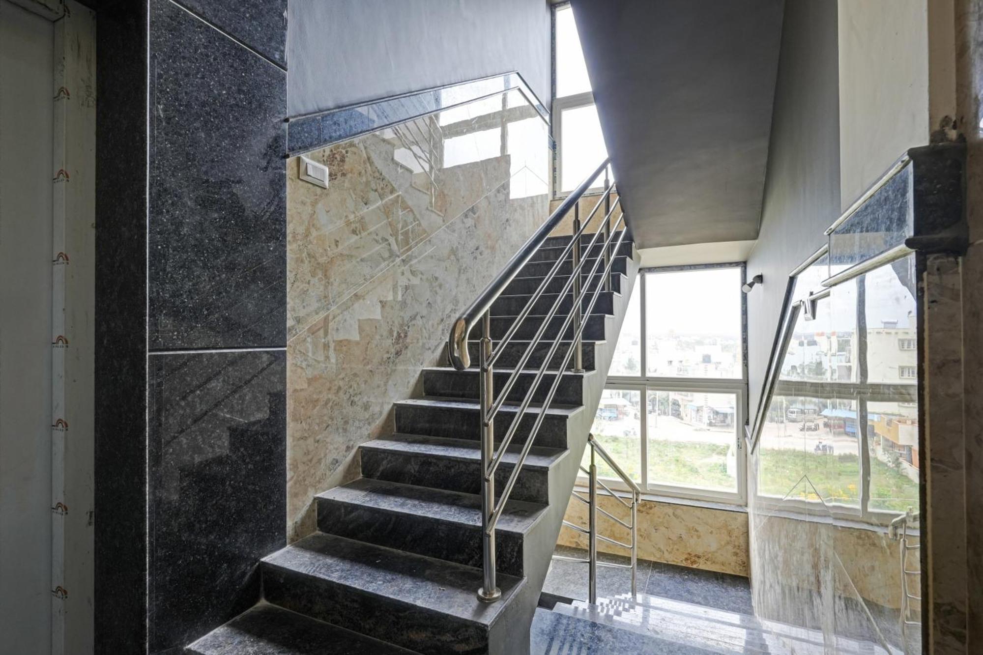 Hotel O Sri Chowdeshwari Boarding And Lodging Tavarikere Экстерьер фото